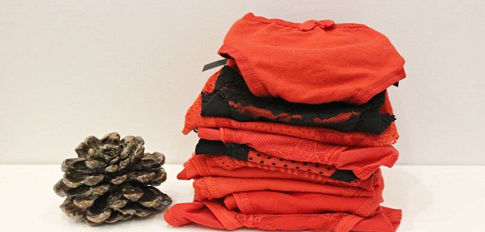 https://www.beijing-kids.com/wp-content/uploads/2020/01/new-years-tradition-red-underwear-806x500.jpg